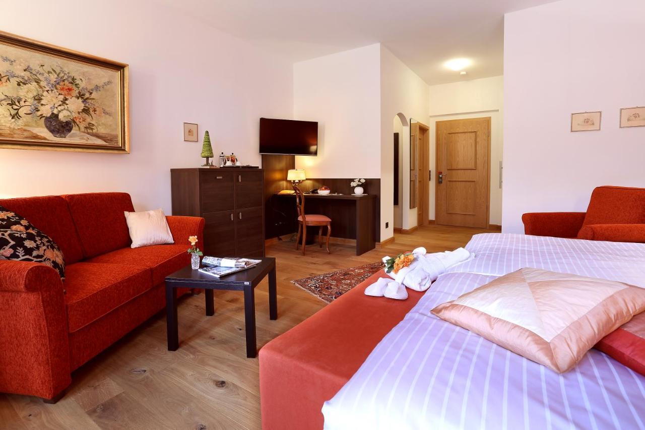 Hotel Garni Schloss Schoenberg Bad Brambach Exteriör bild